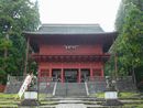 岩木山神社随身門（楼門）と手前の石造狛犬