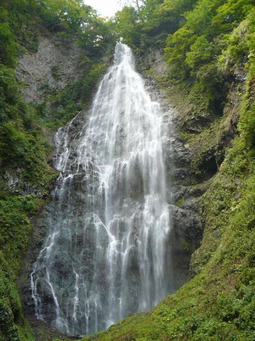 鰺ヶ沢町・くろくまの滝